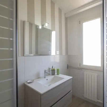 137 - Trilo A Al Secondo Piano Vicino - Con Aria Condizionata Apartamento Marcelli
