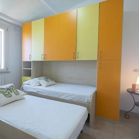 137 - Trilo A Al Secondo Piano Vicino - Con Aria Condizionata Apartamento Marcelli